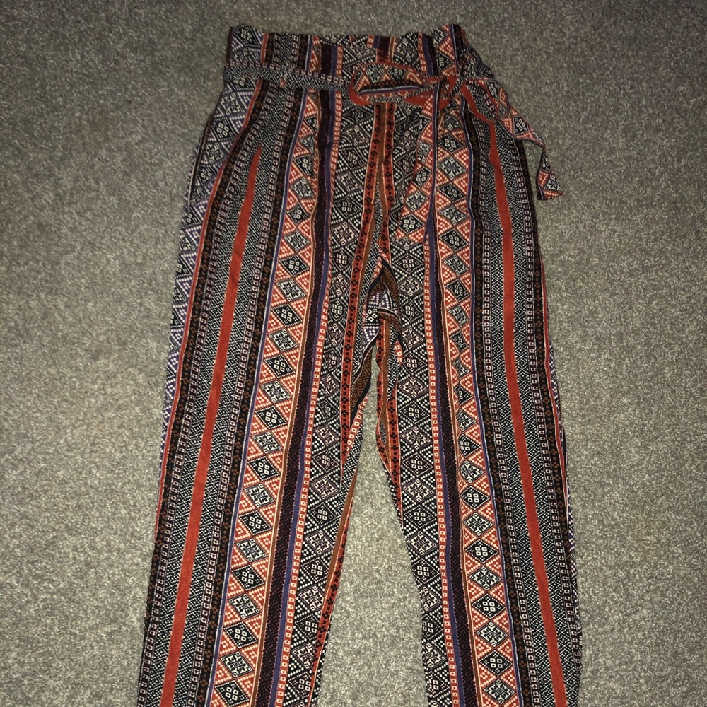 Forever21 Patterned Paper Tie Pants